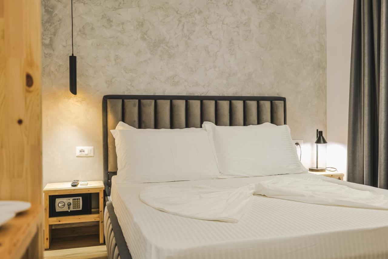 Luxury Villa Alisja Sarande With Private Beach Екстер'єр фото