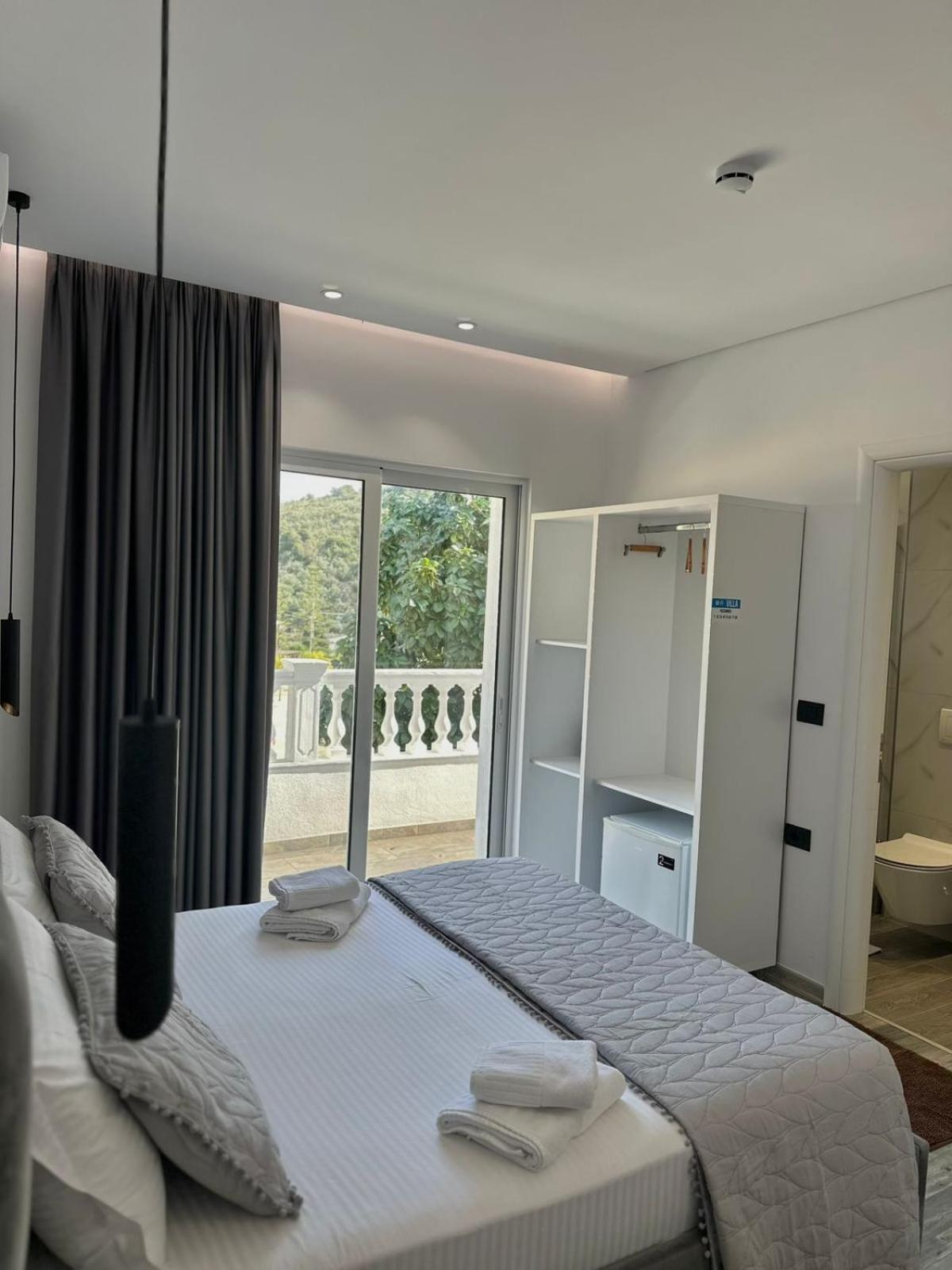 Luxury Villa Alisja Sarande With Private Beach Екстер'єр фото