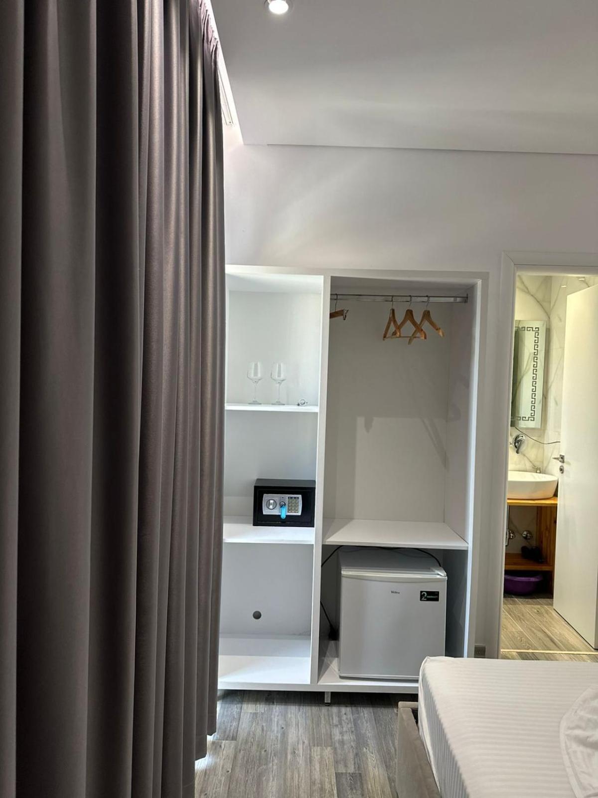 Luxury Villa Alisja Sarande With Private Beach Екстер'єр фото