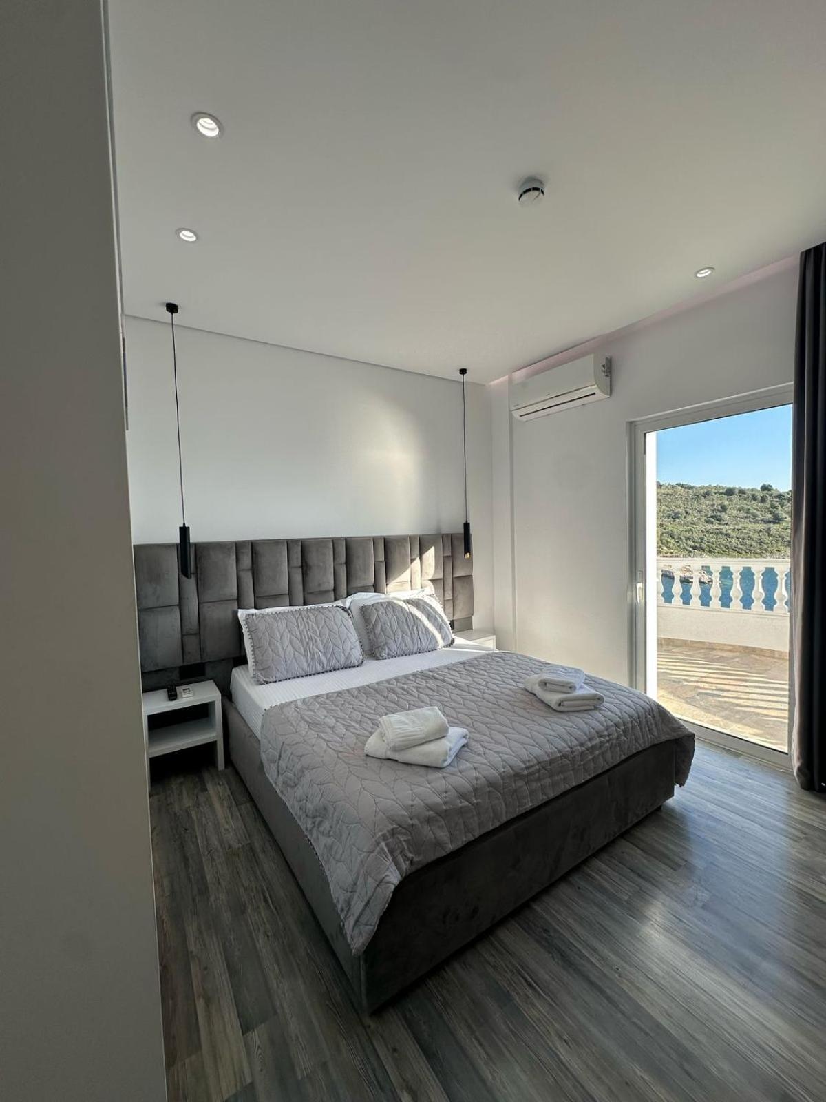 Luxury Villa Alisja Sarande With Private Beach Екстер'єр фото
