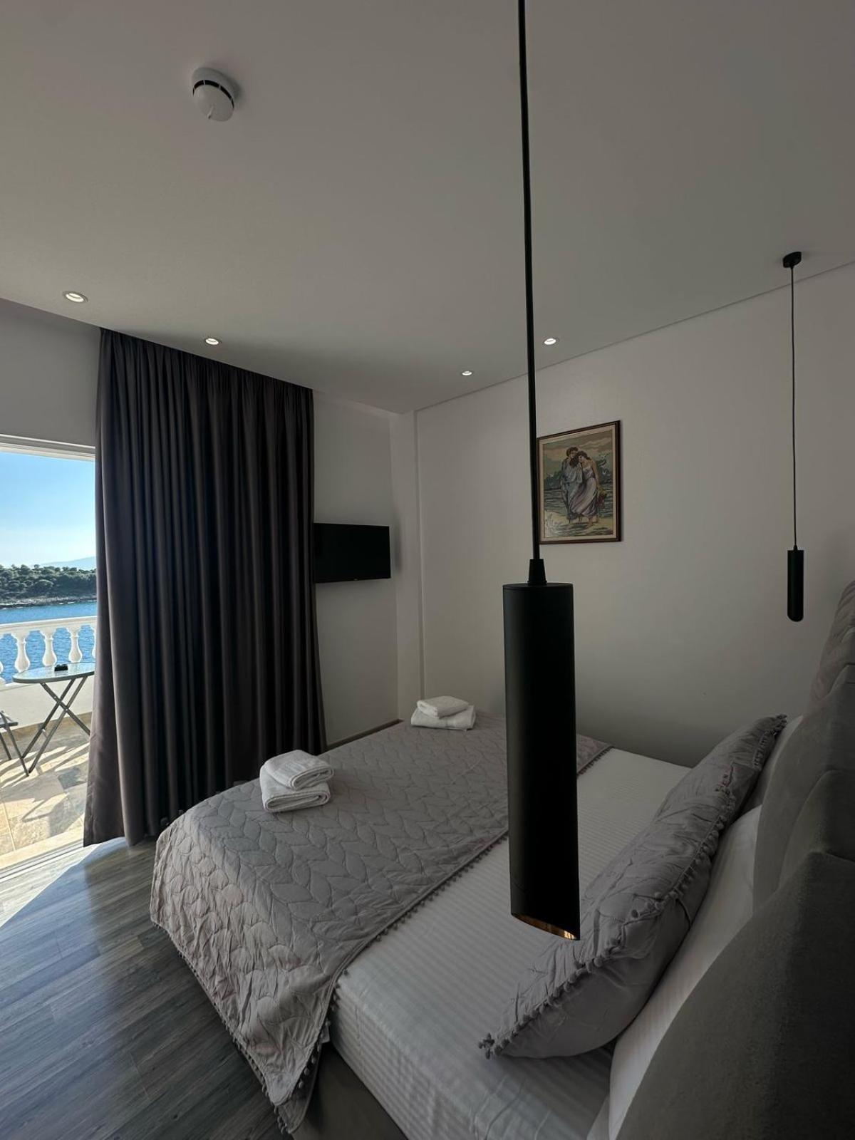 Luxury Villa Alisja Sarande With Private Beach Екстер'єр фото