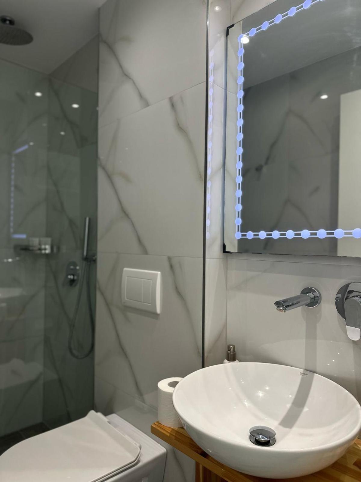 Luxury Villa Alisja Sarande With Private Beach Екстер'єр фото