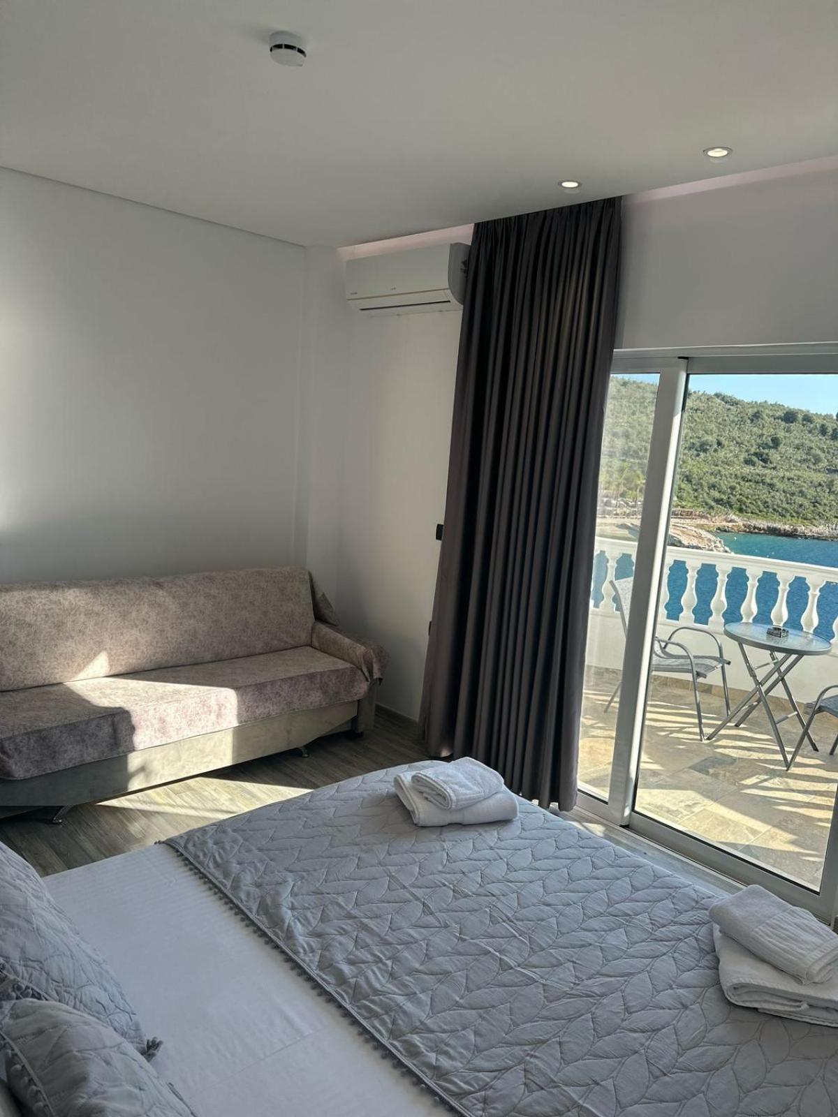 Luxury Villa Alisja Sarande With Private Beach Екстер'єр фото