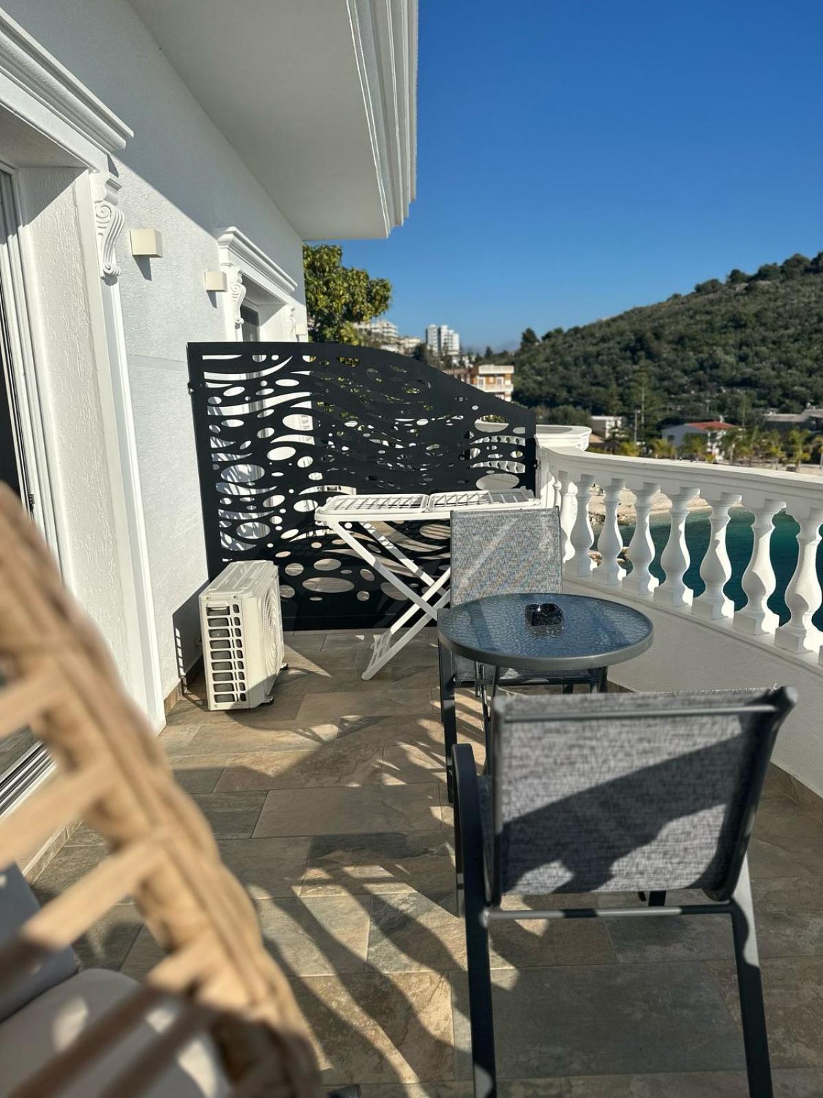 Luxury Villa Alisja Sarande With Private Beach Екстер'єр фото