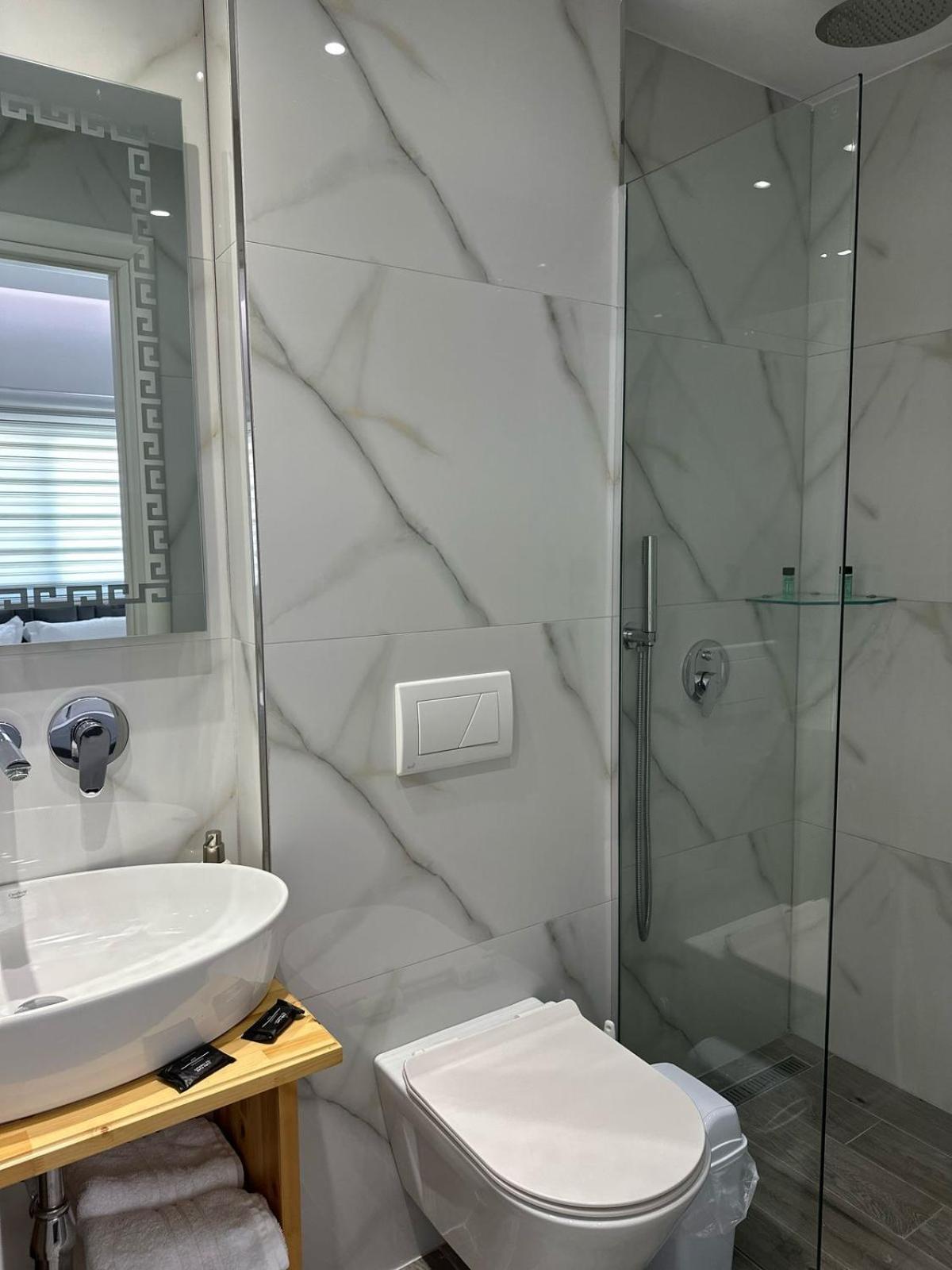 Luxury Villa Alisja Sarande With Private Beach Екстер'єр фото